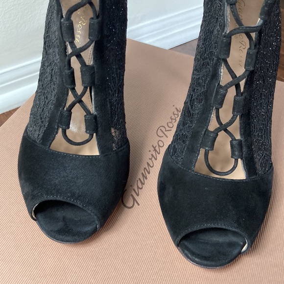 Gianvito Rossi Rebecca lace and suede lace-up heeled booties. - Picture 6 of 13